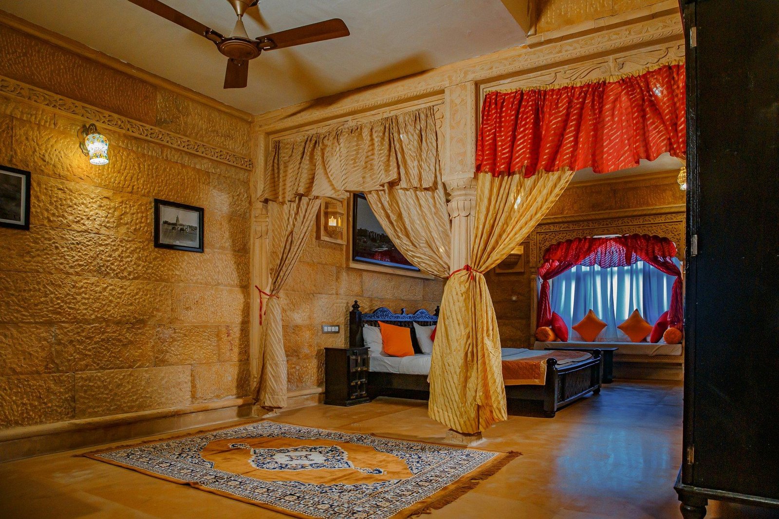 Comparison table of different credit cards' roadside assistance features