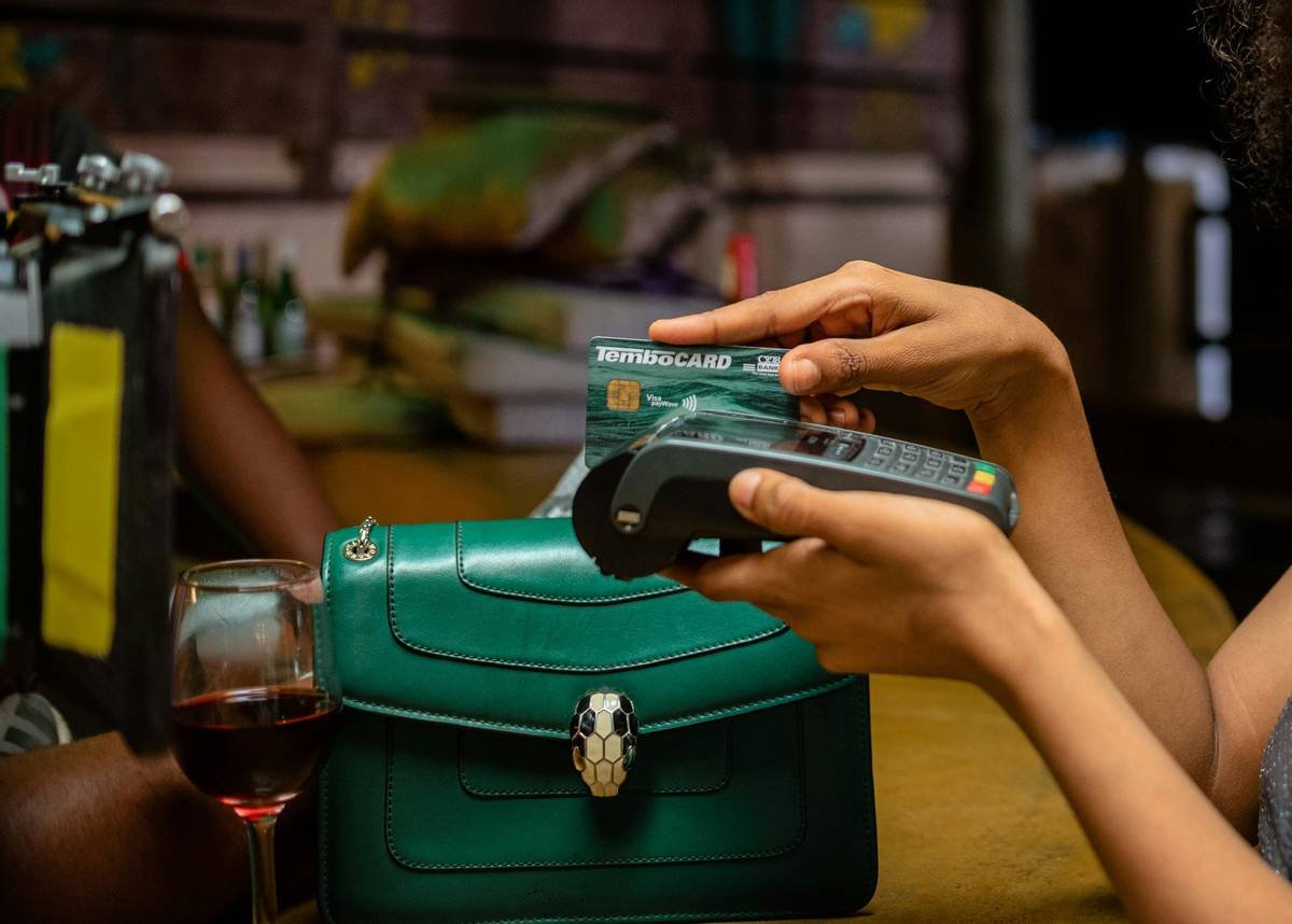 Diagram showing parts of a car's exhaust system including muffler, catalytic converter, and tailpipe.