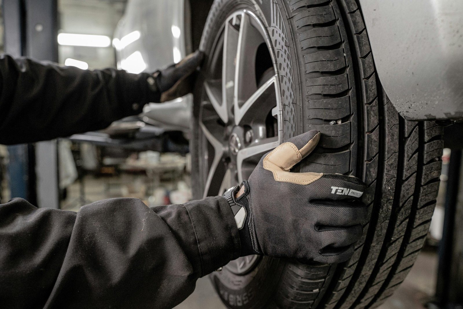 Tire Changes Made Easy: How Credit Card Roadside Assistance Can Save Your Day